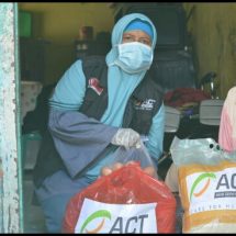 Hadapi Pandemi Corona, ACT Lampung Bagikan Paket Sembako