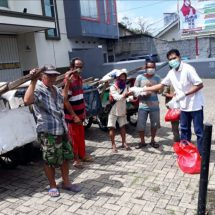 Peduli COVID 19, PTPN VII Bangikan Nasi Bungkus