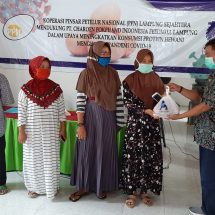 Surplus Telur, Koperasi PPN Lampung Bagikan 2 Ton Telur Bagi Warga Terdampak Covid-19