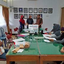 Penuhi Penyaluran Kredit Mikro, PTPN VII Padang Pelawi Salurkan Dana Kemitraan Rp63 Juta