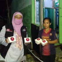 ACT Lampung Berikan Bantuan Makanan Warga Terdampak Gelombang Pasang Panjang Selatan