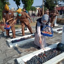 LVRI – PPM – MRI ACT Lampung Tabur Bunga Di TMP Tanjung Karang Peringati Hari Veteran Nasional 2020