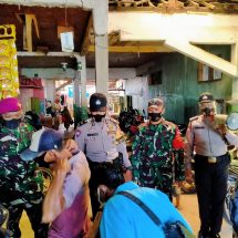 Kodim 0410/KBl Dan Satgas Terpadu Amankan Penyebaran Covid-19 Di Pasar Tradisional Kota Karang
