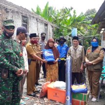 Robohnya Rumah Warga Miskin Pemkab Lampung Selatan Cepat Tanggap Salurkan Bantuan