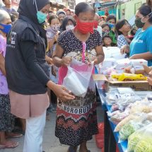 Relawan MRI-ACT Bandar Lampung Bagikan Sayur Mayur Di Kelurahan Kangkung