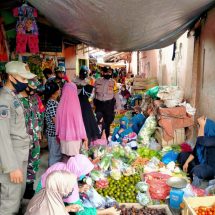 Kodim 0410/KBL Dan Satgas Terpadu Covid-19 Tegakan Protokol Kesehatan Di Pasar Tradisional Kota Karang