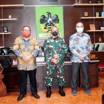 Danrem 043/Gatam Brigjen TNI Toto Jumariono Sambut Silaturahmi Kepala OJK Provinsi Lampung