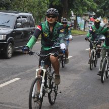 Jaga Kebugaran dan Kesehatan, Dandim 0410/KBL Kolonel Inf Romas Herlandes Olahraga Sepeda Santai Bersama Jajaran
