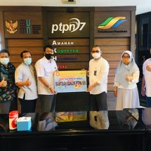 Karyawan PTPN 7 Berikan Bantuan Korban Banjir Di Kawasan Puncak Mega Mendung Bogor