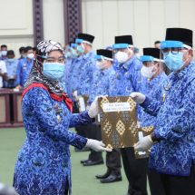 Terima SK Gubernur, Sekda Thamrin Jabat Plh Bupati Lampung Selatan