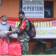 Jum’at Berbagi, Plh Dandim 0410/KBL, Jajaran Babinsa Koramil 410-05/TKP Kunjungi Panti Asuhan dan Pertuni
