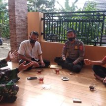 Himbau Terapkan Prokes, Babinsa Koramil 410-05/TKP Laksanakan Komsos Di Kelurahan Susunan Baru