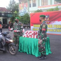 Bulan Suci Ramadhan, Kodim 0410/KBL Gelar Kegiatan Sosial Bagikan Takjil dan Masker Gratis