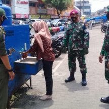 Cegah Penyebaran Covid-19, Koramil 410-05/TKP dan Tim Satgas Terapkan Prokes Di Pasar Bambu Kuning