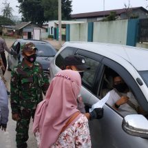 Cegah Penyebaran Covid-19, Jajaran Personil Kodim 0410/KBL Laksanakan Penyekatan di Beberapa Titik Batas Kota