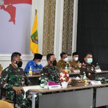 Danrem 043/Gatam Brigjen TNI Drajad Brima Yoga Ikuti Rakor Kepala Daerah Bersama Presiden RI Joko Widodo Secara Virtual