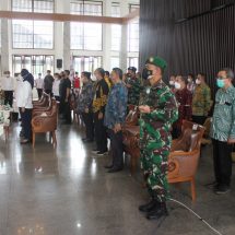 Dandim 0410/KBL Kolonel Inf Romas Herlandes Hadiri Pelantikan Dewan Kehormatan dan Pengurus PMI Lampung