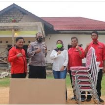 Anggota DPRD Lampung Lesty Putri Utami Berikan Bantuan Polsek Candipuro Lamsel