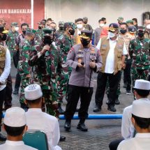 Panglima TNI dan Kapolri Dengarkan Keluhan Warga Bangkalan