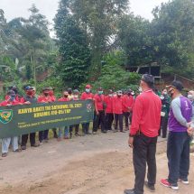Karya Bakti TNI, Koramil 410-05/TKP Laksanakan Bersih Bersih Sungai Bersama Elemen Masyarakat