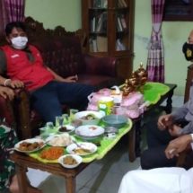 Babinsa Koramil 410-04/TKT Lakukan Kegiatan Komsos Di Kelurahan Kali Balau Kencana
