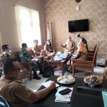 Danramil 410-01/Panjang Mayor Kav.Perri Pujarama Lakukan Komsos Bersama Perangkat Kecamatan Sukarame