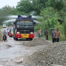 Aksi Pertama Brimob di Kampung Anak Tuha.