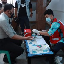 Kabid Humas Polda Lampung Kombes Pol Zahwani Pandra Arsyad Ikut Serta Donor Darah