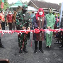 Dandim 0410/KBL Kolonel Inf Romas Herlandes Dampingi Walikota Di Penutupan Karya Bakti TNI 2021