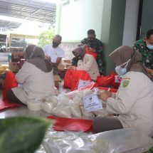 Peduli Rakyat, Kodim 0410/KBL Siapkan Puluhan Paket Sembako Gratis Bagi Masyarakat Terdampak Covid-19