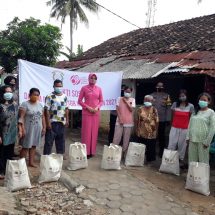 Baksos Di Hari Jadi Polwan Ke 73 dan Hari Gerak Bhayangkari Ke 69 Di Polda Lampung, Bagikan Ratusan Sembako Di Jagabaya I