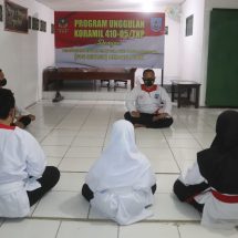 Personil Koramil 410-05/TKP Kodim 0410/KBL Laksanakan Latihan Bela Diri Di Makoramil