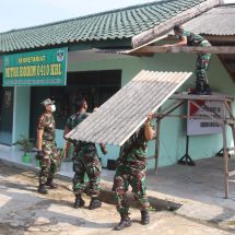Karya Bakti Non Program 2021, Kodim 0410/KBL Renovasi Aula Ormas KBT Di Pahoman