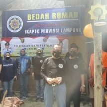 IKAPTK Lampung Bagikan Sembako, Dan Bedah Rumah Bagi Warga Terdampak Covid -19