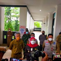 Terkait PPKM, Babinsa Koramil 410-06/Kedaton Monitoring Kunjungan Wali Kota Di SMPN 2 Rajabasa