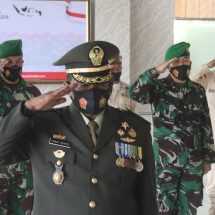 Dipimpin Presiden Joko Widodo, Personil Jajaran Tamtama,Bintara dan Perwira Kodim 0410/KBL Ikuti Upacara HUT TNI Ke -76 Secara Virtual