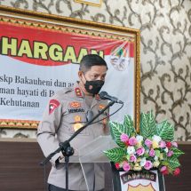 Aktif Jaga Lingkungan Hidup, Kapolda Lampung, Kapolres Lamsel dan KSKP Bakauheni Terima Penghargaan dari KLHK-RI