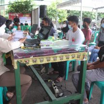 Koramil 410-01/Panjang Bersama Polsek Sukarame Bersinergi Gelar Vaksinasi Di MAN I Bandar Lampung