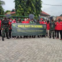 Karya Bakti TNI Satkowil Koramil 410-03/TBU Di Pengajaran Laksanakan Gerebek Sungai