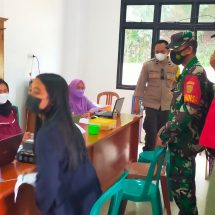 Babinsa Koramil 410-01/Panjang Sertu Agus Triawan Monitoring Vaksinasi Covid-19 Di Wilayah Binaan
