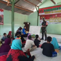 Babinsa Koramil 410-01/Panjang Tanamkan Nilai Pancasila Sejak Dini Untuk Anak Anak Di Wilayah Binaan