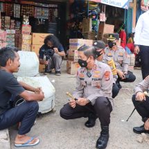 Polda Lampung Upayakan Proses Distribusi Minyak Curah Tersedia Di Pasar Dengan Bantuan Pemda