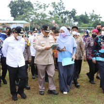 Gubernur Arinal Lakukan Pelepasan Minyak Goreng Curah dan Buka Pasar Murah Bersubsidi di Metro