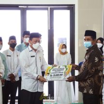 Pemprov Lampung Gelar Pengajian Di Pringsewu, Gubernur Apresiasi Hadirnya Buku Mushaf Al-Qur’an Terjemahan Bahasa Lampung