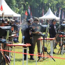 Pati Polri dan Wartawan Ramaikan Lomba Menembak Piala Kapolri