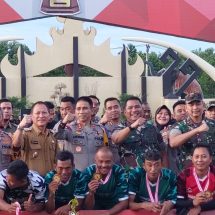 Sinergitas TNI- Polri Pada Do’a Bersama Korban Kerusuhan Suporter Di Stadion Kanjuruhan Malang, Polda Lampung Tutup Turnamen Mini Soccer