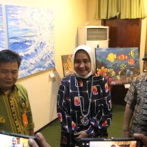 Ketua Dekranasda Provinsi Lampung Riana Sari Arinal Kunjungi Perpustakaan Expo Unila 2022