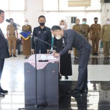 Wakili Gubernur, Sekdaprov Fahrizal Melantik dan Mengambil Sumpah Jabatan 52 PNS Dalam Jabatan Fungsional