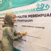 Wagub Chusnunia Chalim Buka Latihan Kader Dasar PW Fatayat NU dan Luncurkan Mentoring Pendidikan Politik Perempuan