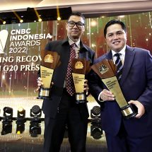 Jalankan Visi Menteri BUMN, Dirut PLN Darmawan Prasodjo Dinobatkan Jadi _CEO of The Year
